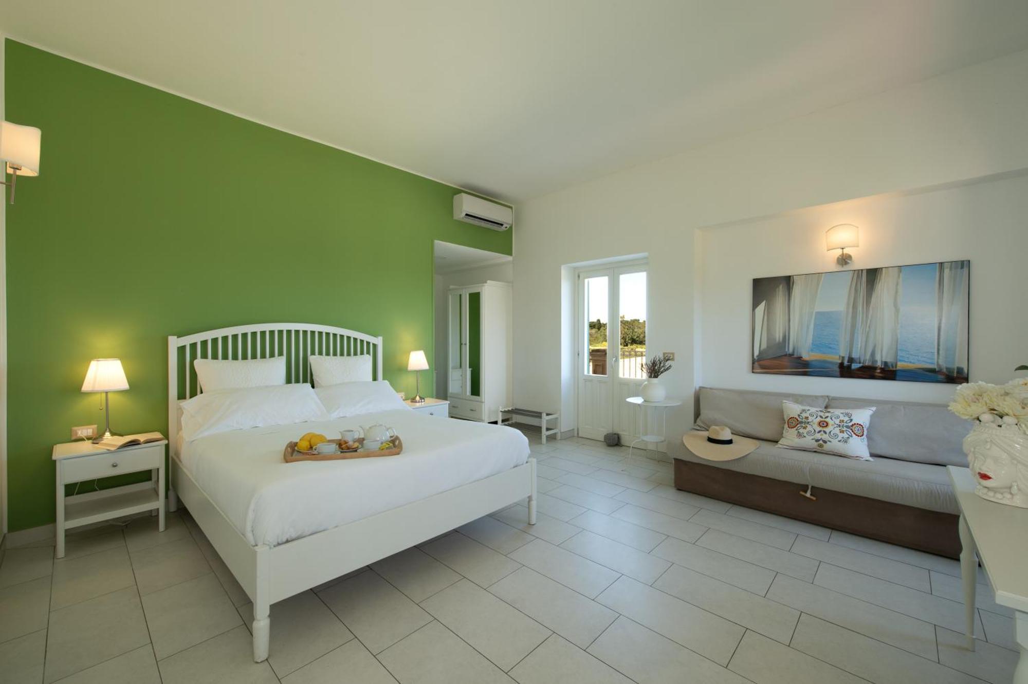 Isola Charm B&B - A Historic Villa Near Punta Del Pero Beach Syracuse Exterior photo
