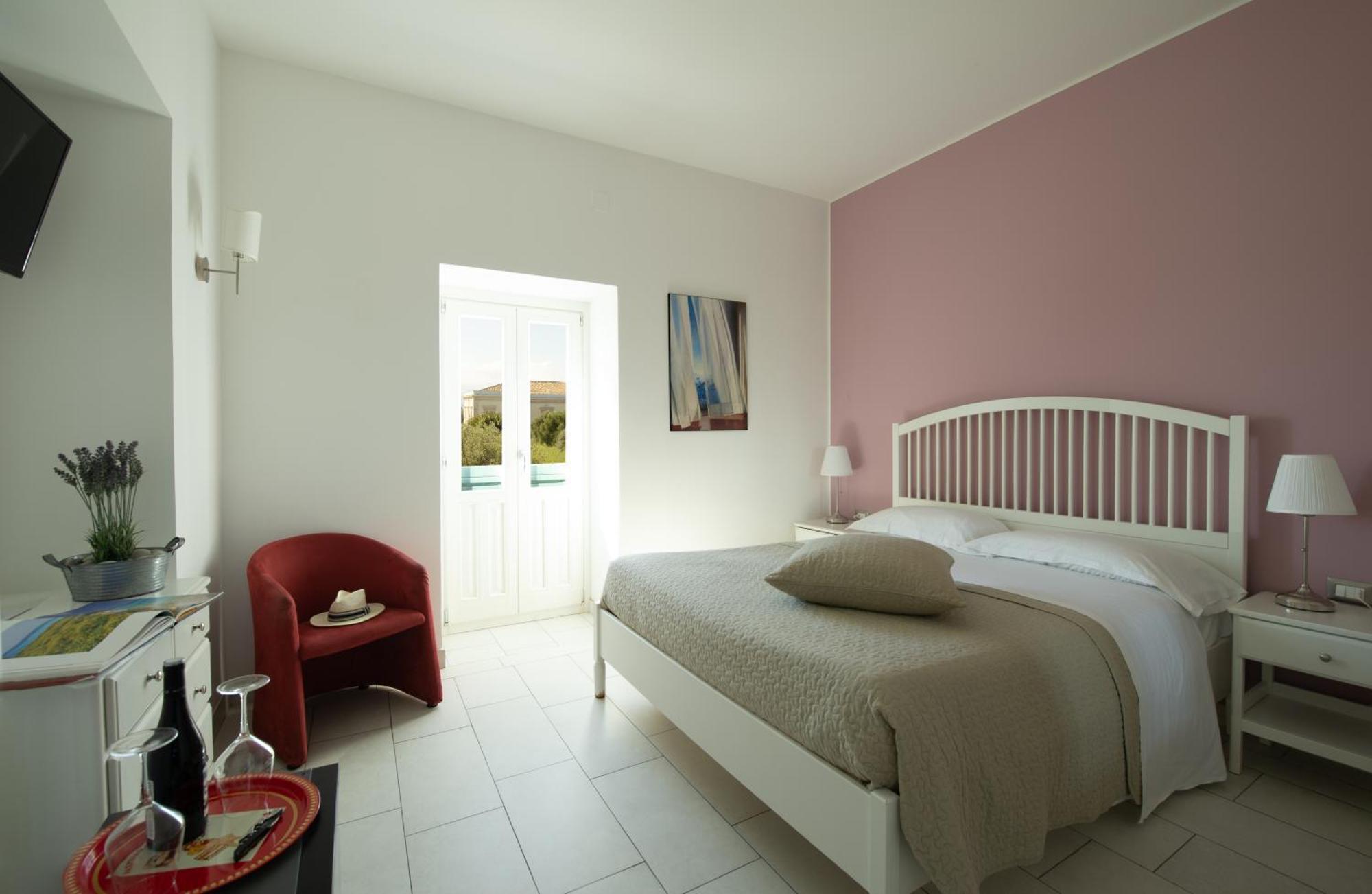 Isola Charm B&B - A Historic Villa Near Punta Del Pero Beach Syracuse Exterior photo