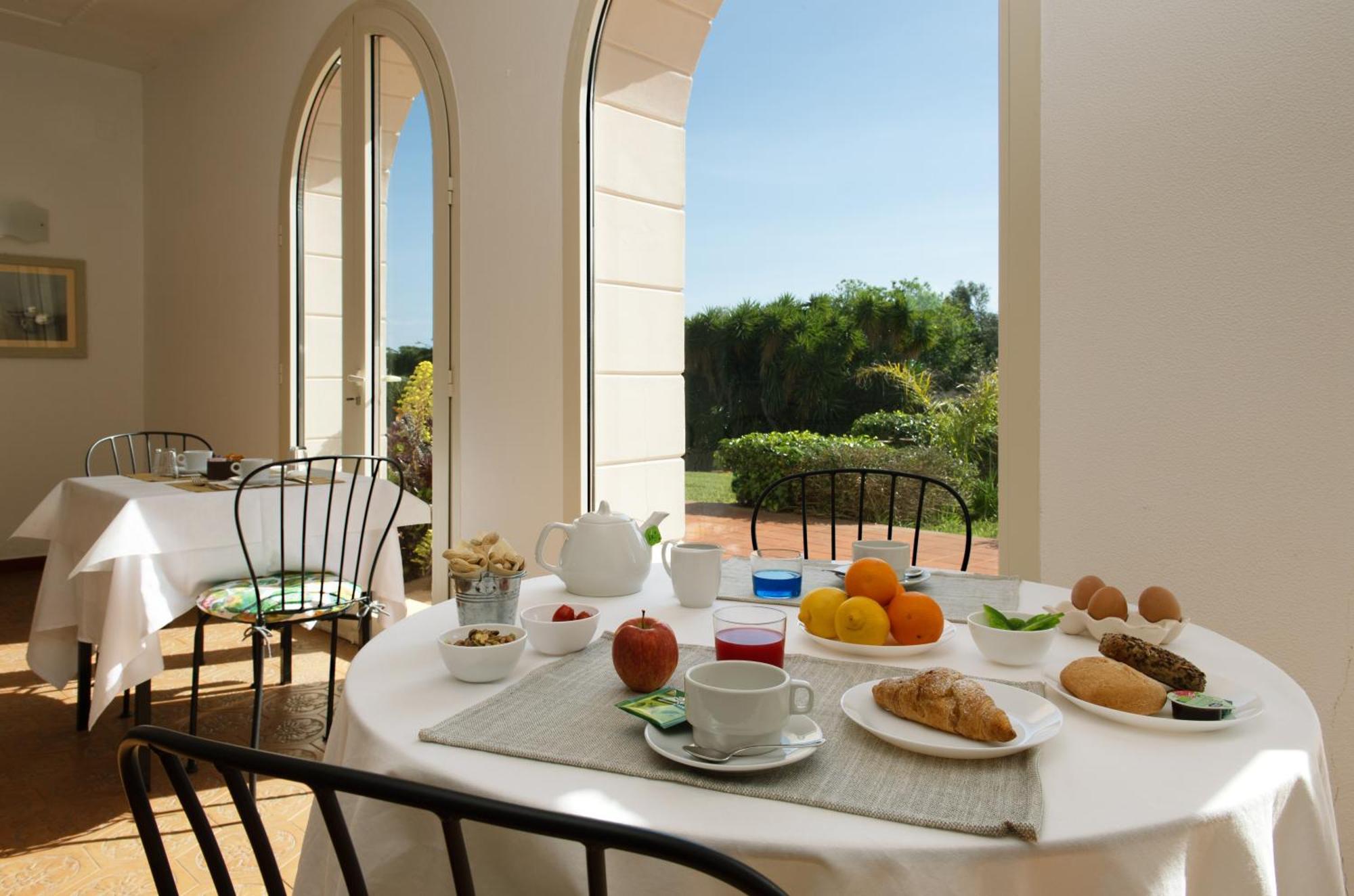 Isola Charm B&B - A Historic Villa Near Punta Del Pero Beach Syracuse Exterior photo
