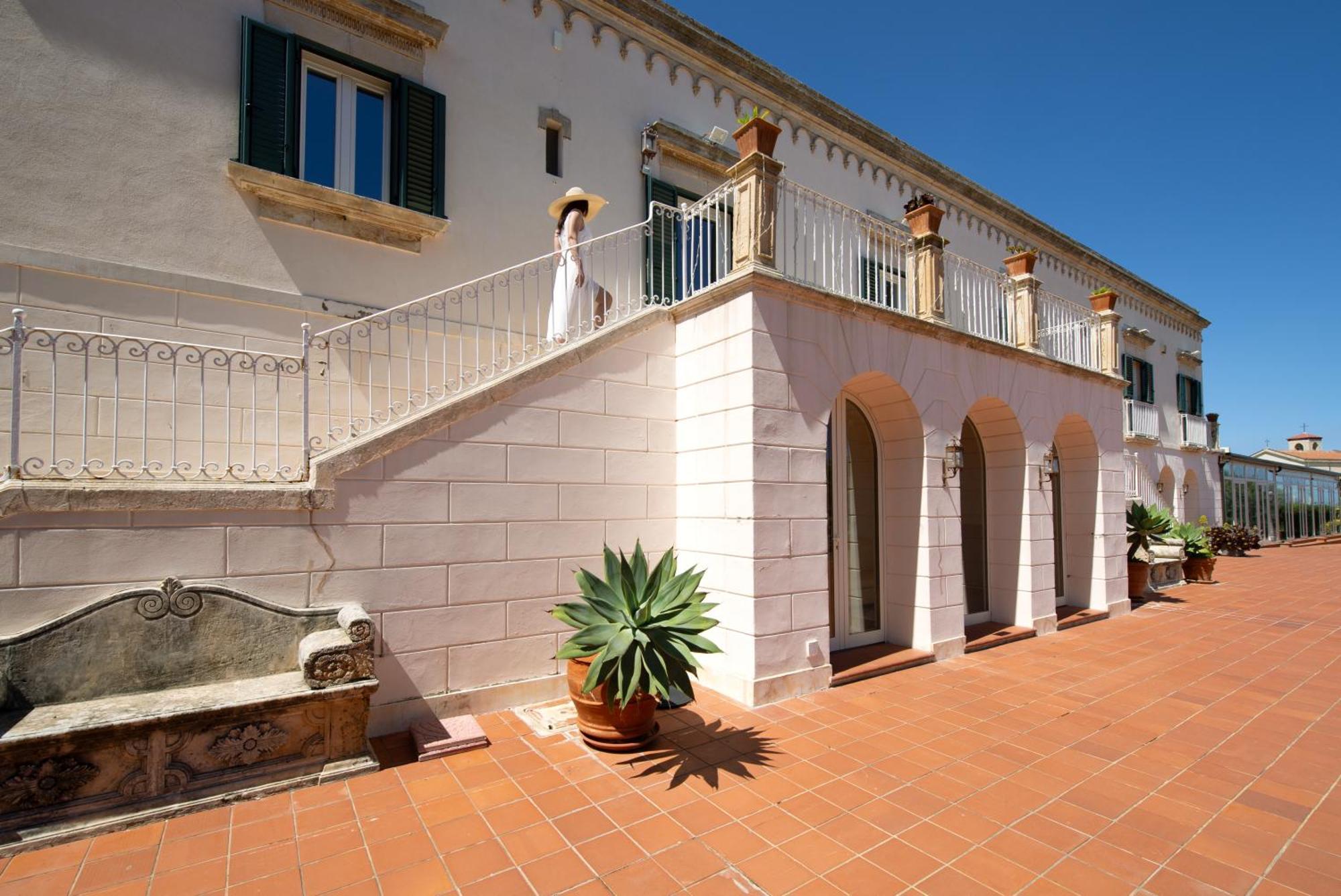 Isola Charm B&B - A Historic Villa Near Punta Del Pero Beach Syracuse Exterior photo