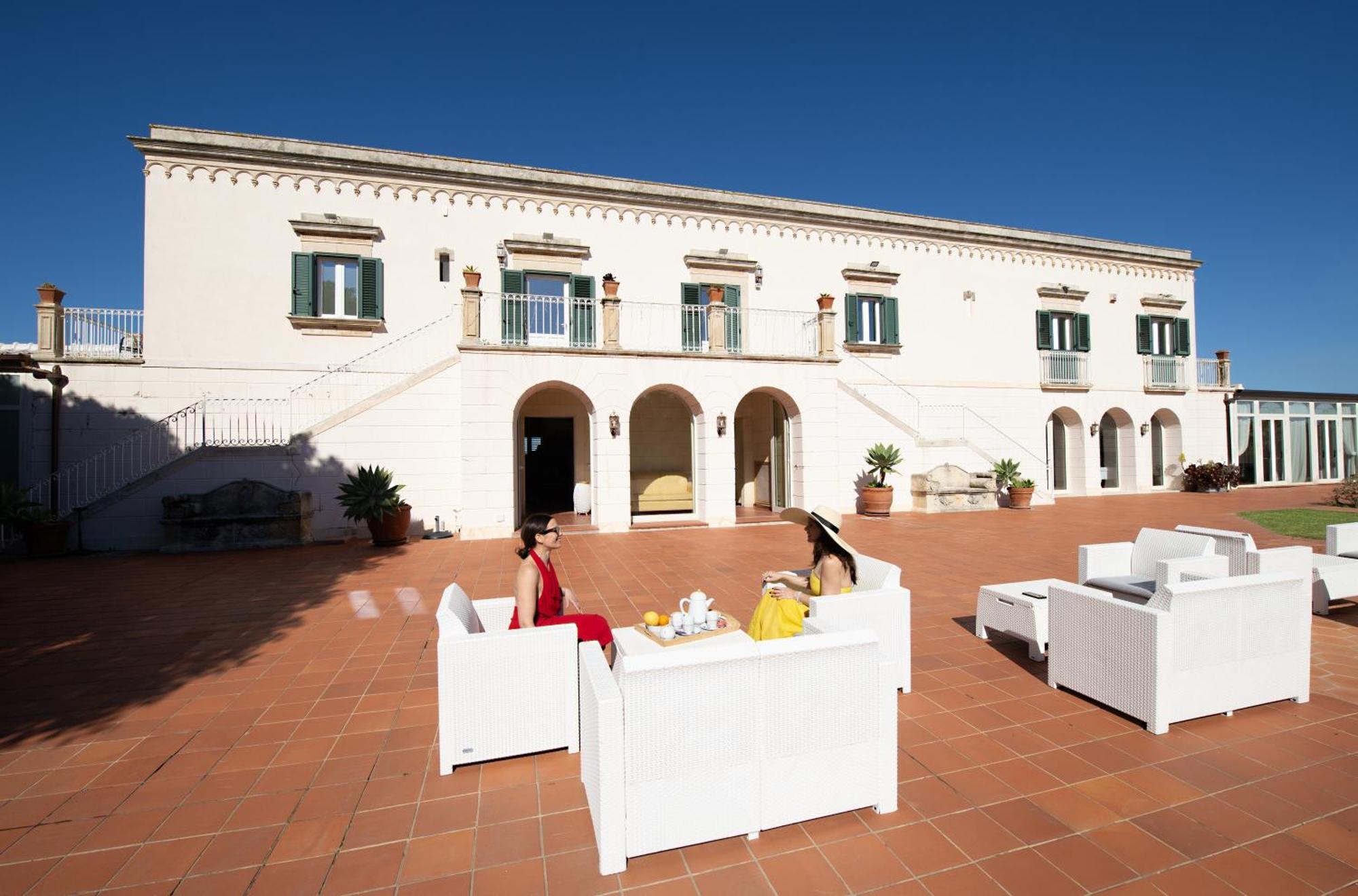 Isola Charm B&B - A Historic Villa Near Punta Del Pero Beach Syracuse Exterior photo